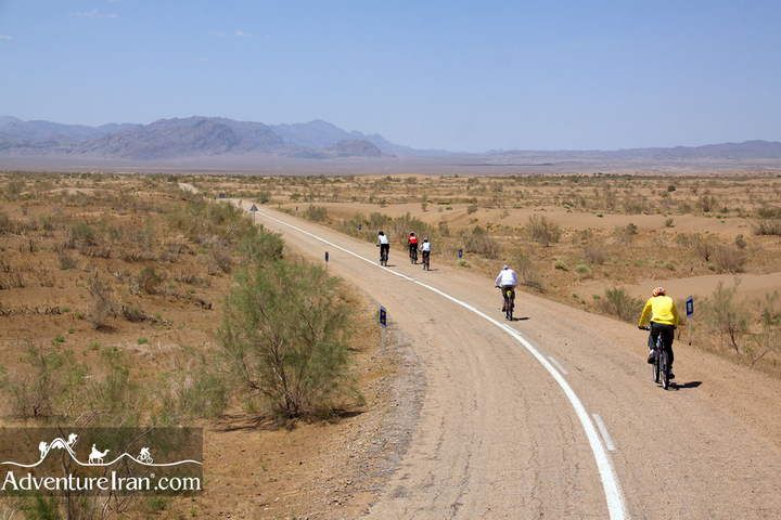 Dasht-e-kavir-desert-cycling-tour-Iran-1046-11