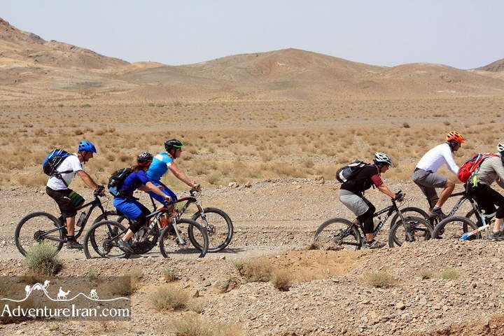 Dasht-e-kavir-desert-cycling-tour-Iran-1046-14