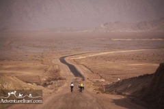 Dasht-e-kavir-desert-cycling-tour-Iran-1046-08