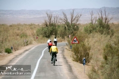 Dasht-e-kavir-desert-cycling-tour-Iran-1046-12