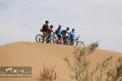 Jandagh-mesr-aroosan-dasht-e-kavir-desert-cycling-Iran-1079-13