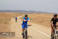 Jandagh-mesr-aroosan-dasht-e-kavir-desert-cycling-Iran-1079-16