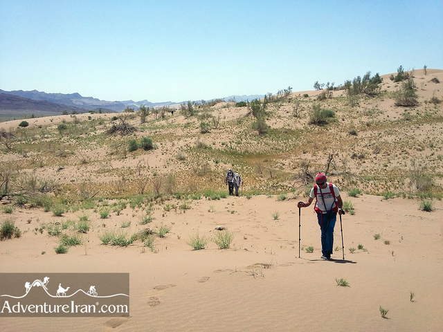Jandagh-mesr-aroosan-dasht-e-kavir-desert-trekking-Iran-1081-09