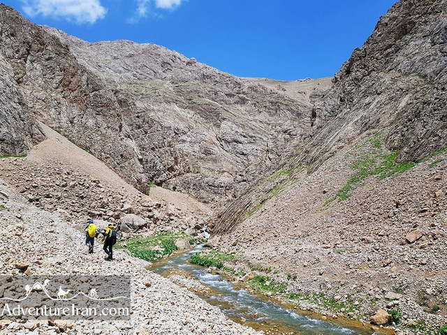 Lar-national-park-hiking-Iran-1109-03