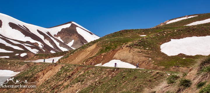 Lar-national-park-mountain-biking-Iran-1110-01