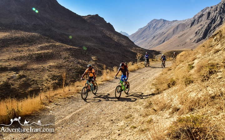 Lar-national-park-mountain-biking-Iran-1110-04