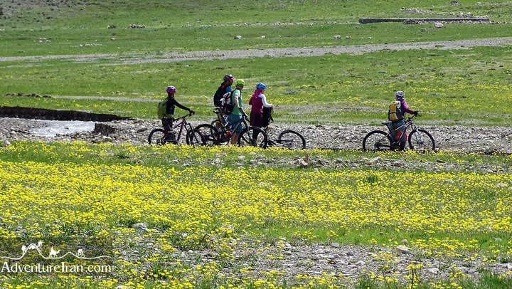 Lar-national-park-mountain-biking-Iran-1110-11