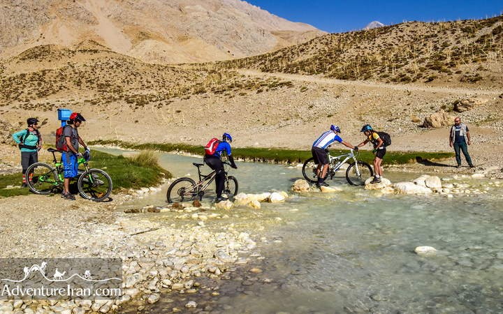 Lar-national-park-mountain-biking-Iran-1110-36