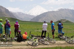 Lar-national-park-mountain-biking-Iran-1110-02