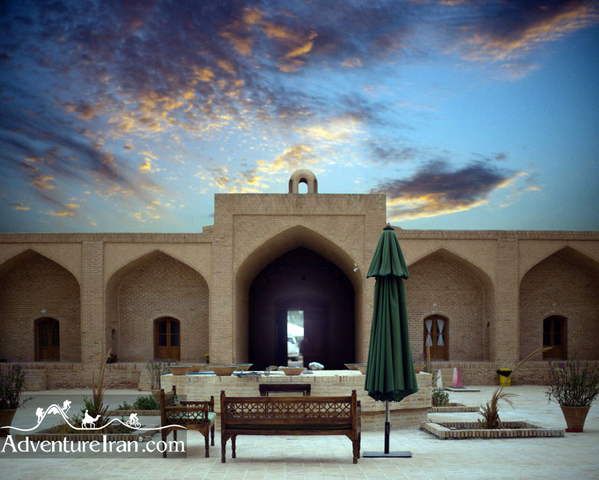 Maranjab-caravanserai-dasht-e-kavir-desert-Iran-1118-03