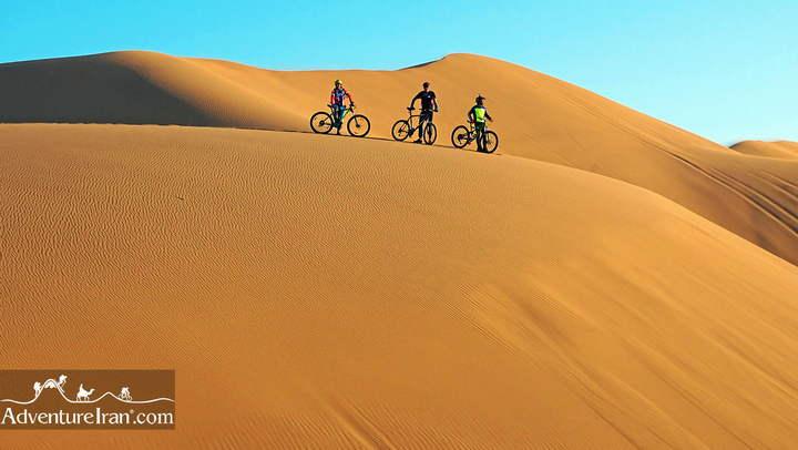 Maranjab-desert-dasht-e-kavir-cycling-tour-Iran-1119-02