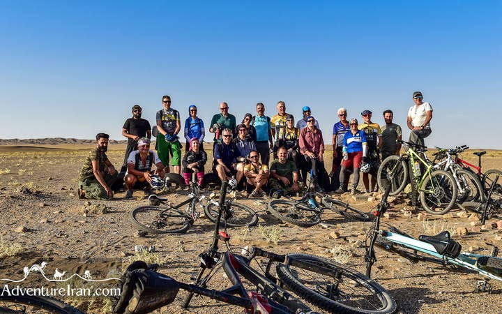 Maranjab-desert-dasht-e-kavir-cycling-tour-Iran-1119-18