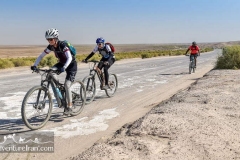 Maranjab-desert-dasht-e-kavir-cycling-tour-Iran-1119-03