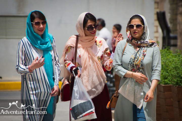 Shirazi-ladies-in-Shiraz-People-Persian-Iranian-1220