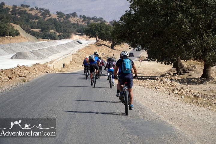 Persepolis-Pasargadae-Shiraz-Fars-cycling-Iran-1139-16