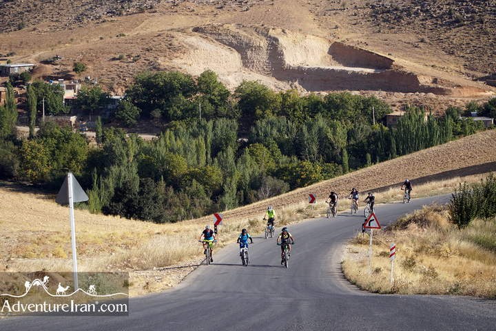Persepolis-Pasargadae-Shiraz-Fars-cycling-Iran-1139-35