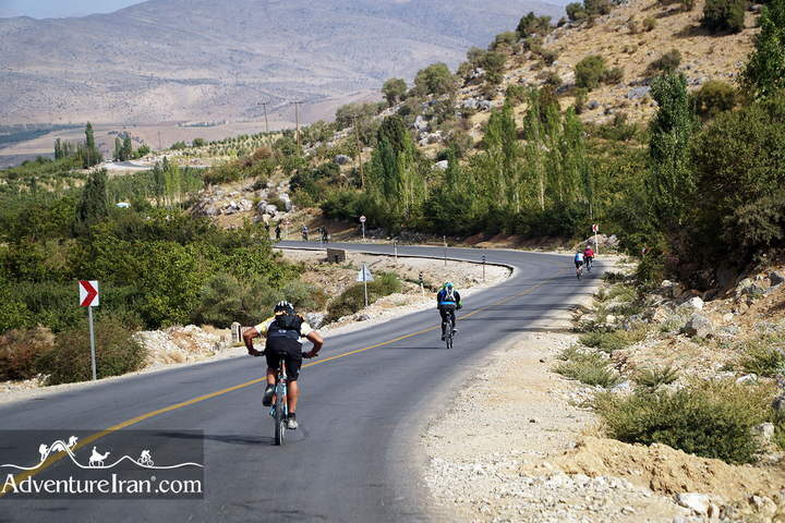 Cycling on te road of iran