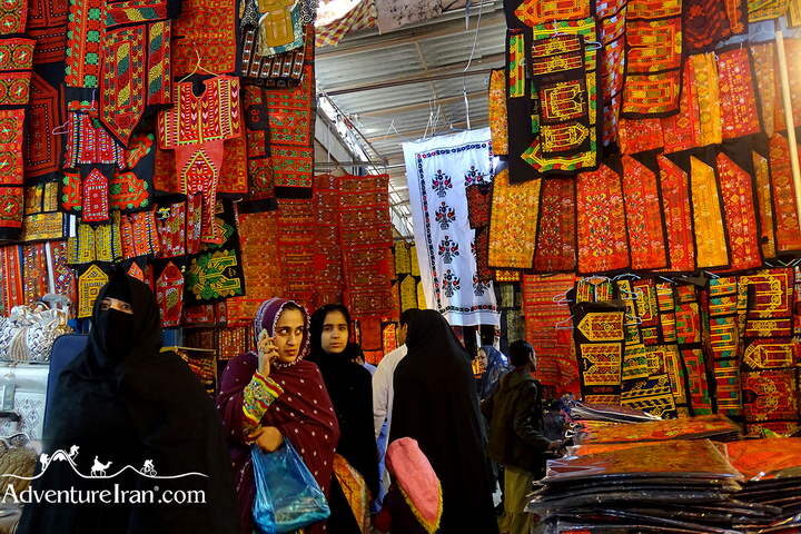 Balooch ladies in Zahedan bazaar - Iranian Balochestan